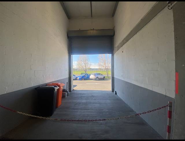 404M² WAREHOUSE TO LET IN AIRPORT INDUSTRIA